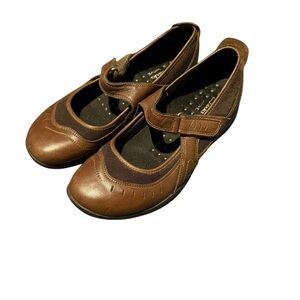 Clarks Wave‎ Brown Leather Mary Jane Flats Womens size 6.5 Vintage Cute Normcore